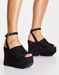 Lamoda Platform Heel Sandals With Cleated Sole In Black Modesens