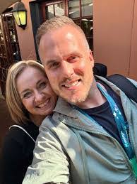 Linda Bradfield's Instagram, Twitter & Facebook