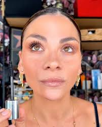 Your lash's new best friend 🤝 👯 YOUNIQUE QUADRA combines the benefits of  a serum, with the volume, length, and lift of a fiber mascara 🤩 Save up to  20%