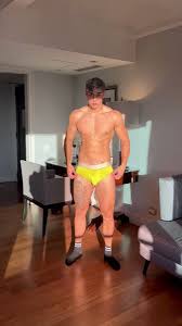 𝑳𝑬𝑶 𝑻𝑯𝑬 𝑯𝑬𝑹𝑶 🦸🏼‍♂️⭐️ @leoheroxxx - Twitter Profile | Sotwe