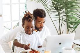 If you have friends or family who have recently become new parents, chances are you'll want to reach out to congratulate them, show your support, and offer help. Best Online Parent Groups