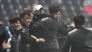 유상철 전 감독은 지난 2019년 췌장암 진단을 받고 치료에 전념해 왔고. Ltiuzbel 24xm