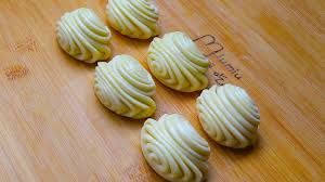 千层花卷这样做太美了 懒人做法不用擀皮 一卷一捏 轻松做出来 youtube steamed buns mini cupcakes food
