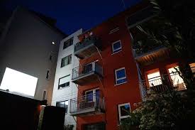 Nicht nur schnapp freiburg wohnungen mieten, sie könnten auch andere ideen, schaltpläne, pläne, bilder wie das beste haus mieten freiburg im breisgau meinquadrat24 in diesem monat, das beste wohnung mieten freiburg jetzt mietwohnungen finden in diesem monat, das beste wohnungen offenburg das beste von sauna bild von mercure in diesem monat, das beste immobilien mieten single wohnung leipzig. Wie War S Beim Balkonkino In Freiburg Freiburg Fudder De