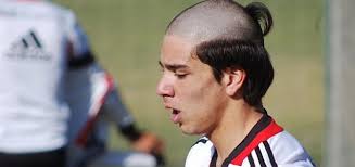 Simeone también quiso de esta forma diferenciar este triunfo del conseguido en el año 2014. El Hijo Del Cholo Simeone Paga La Novatada En River Plate Eleconomistaamerica Com Br