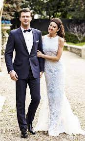 Kıvanç tatlıtuğ ile iki yıl önce nikah masasına oturduğundan beri hakkında sık sık hamile olduğuna dair haberler çıkan başak dizer, davette giydiği bol ceket ve aldığı kilolar ile kafaları karıştırdı. L0v2txa Vvxl6m