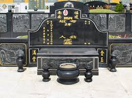There is a monument which contains a small the memorial park is amazingly beautiful and clean. Tomb And Grave Teck Huat Granite