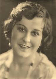 Wilma Mayer's Instagram, Twitter & Facebook