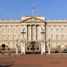 Смена караула у букингемского дворца в лондоне changing of the guard buckingham palace. Buckingham Palace The Royal Family