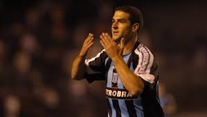 Franchement, je suis sans cesse sollicité. Lisandro Lopez Extends His Link With Racing Club For Another Year Junipersports