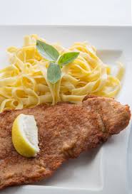 Escalope De Veau Milanaise Et Ses Tagliatelles Escalope De Veau Milanaise Escalopes De Veau Cuisine