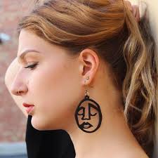 Flora Otto's Instagram, Twitter & Facebook