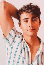 Victor Summers's Instagram, Twitter & Facebook