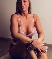 BunnyDiamond1 Cam Model Profile | Stripchat