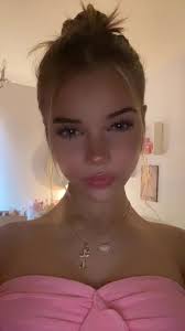 🫣💋 #fyp #fypage #viral #fyfy #xyzbca #ootd #blonde