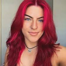 Zaria with and without her facepaint 👌🏻🔥