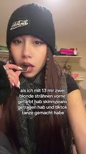 Zwei Blonde Strähnen Vorne