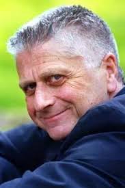 Reparto de Cause toujours... tu mintéresses (película 1979). Dirigida por  Édouard Molinaro