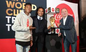 Polish your personal project or design with these pokal transparent png images, make it even more personalized and more attractive. David Alaba Bei Wm Pokal Ausstellung In Wien Noch Keine Triple Traume Sky Sport Austria