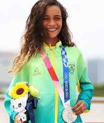 Ela veio no dia 3 de agosto de 1920 em antuérpia, na bélgica. Aos 13 Anos Rayssa Leal Faz Historia E Prata No Skate Street Nas Olimpiadas E Garante 3Âª Medalha Do Brasil Wscom