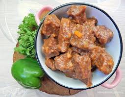 как приготовить гуляш из говядины чтобы мясо было мягким Gulyash Po Domashnemu Iz Govyadiny Ingredienty Govyadina Luk Repchatyj Morkov Recept Idei Dlya Blyud Eda Gulyash