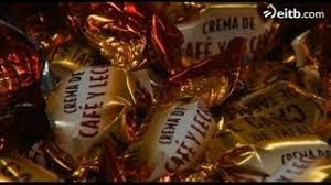 Compras en línea de caramelos duros de una gran selección en la tienda alimentación y bebidas. Los Caramelos De Pinones De El Caserio Cumplen 50 Anos Youtube