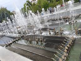 Bellagio de bucuresti fantani piata unirii 22 09 2019. Fantanile Arteziene Ale Craiovei O Splendoare Costisitoare Cuvantul LibertÄƒÅ£ii