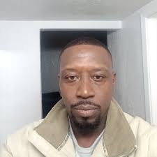 Nazrel Bell (@NazrelBell)