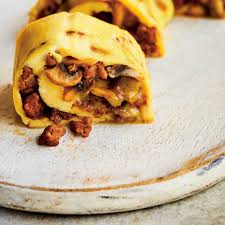 Omelette Roulee A La Saucisse Et Aux Champignons Ricardo Recipe Omelette Breakfast Brunch Recipes