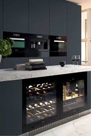 Un choix unique de cuisine miele disponible dans notre magasin. Miele Kitchen I Spy A Decanter Which Always Comes In Handy Clean Lines Marble Counter Top Built In Wi Modern Kitchen Design Modern Kitchen Kitchen Design