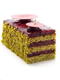 Cake Raye Pistache Et Framboise Escale Gourmande Pistache Cake Pistaches Gateaux Et Desserts