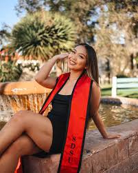 And after all of that you receive this…” 🎓🍾♥️ This past December, I got  to end 2021 by graduating from my dream school! Not enough thank you's to  go around… To my