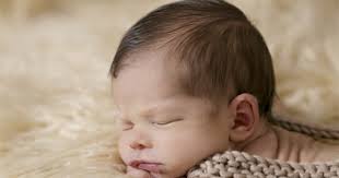 Harapannya dari daftar bisa memberikan referensi bagi anda untuk menentukan nama bayi yang cocok dengan isi hati anda sekalian. 36 Rangkaian Nama Bayi Laki Laki Lahir Bulan November Popmama Com