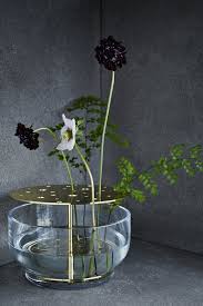 30 Vases Ultra Deco Pour Mettre Ses Fleurs En Valeur Objet Deco Deco Grands Vases