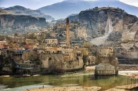Lista di città della turchia indicate per numero di abitanti. In Turchia Una Citta Millenaria Sta Per Essere Sommersa Dall Acqua