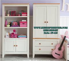 Lemari pakaian anak satu ini juga bisa anda pilih. Lemari Pakaian Anak 2 Pintu Minimalis Model Lemari Baju Anak 2 Pintu Ikhsan Furniture Jepara