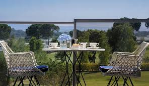 Pga catalunya resort, avec le meilleur parcours de golf d'espagne, est un exclusif complexe touristique situé près de costa brava qui propose des biens immobiliers de luxe. Hotel Camiral At Pga Catalunya Resort Spitzengolf Und Luxurioser Lifestyle Miceboard