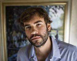 Rossif sutherland date of birth: Rossif Sutherland Wasn T Initially Interested Following Family Into Acting The Star