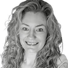 Mandi Jackson's Instagram, Twitter & Facebook