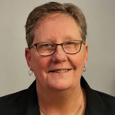 Lindsey Livesay's Instagram, Twitter & Facebook