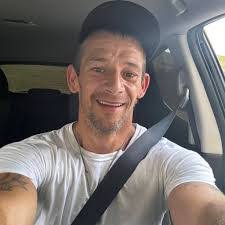 Charlie Russell's Instagram, Twitter & Facebook