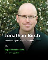 We love how the Vegan Forest Festival is a place where you can meet  like-minded people from all across India! With that in mind, we designed  the city meet-up space as a