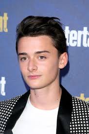 Grande Noah Schnapp teniendo un...