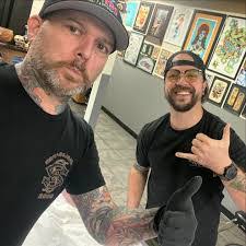 Chris Ellsworth's Instagram, Twitter & Facebook