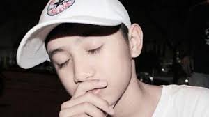 Gambar animasi cowok bertopi gratis. Gambar Kartun Orang Ganteng Pake Topi