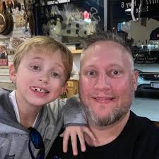 Sean Dowler (@MrRaptorGrillz)