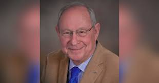 Obituary for Robert Hiram "Bob" Hoxie