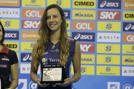 Boa menina, ótima formação, tranquila, falou o treinador da seleção, em entrevista concedida em abril deste ano. Minas Contrata Melhor Levantadora Das Ultimas Superligas Para Ocupar Vaga De Naiane Esportes Home