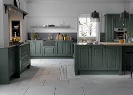 Georgian Ermine Kitchen In Forest Green In 2020 Wren Kitchen Traditional Style Kitchen Design Georgian Kitchen