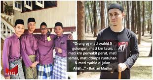 Menariknya, pu azman akan menggunakan loghat negeri sembilan dalam setiap komennya, ibarat seperti berbual dengan 'member'. Semoga Mendapat Syahid Pu Azman Titip Doa Buat Arwah Tiga Beradik Lemas